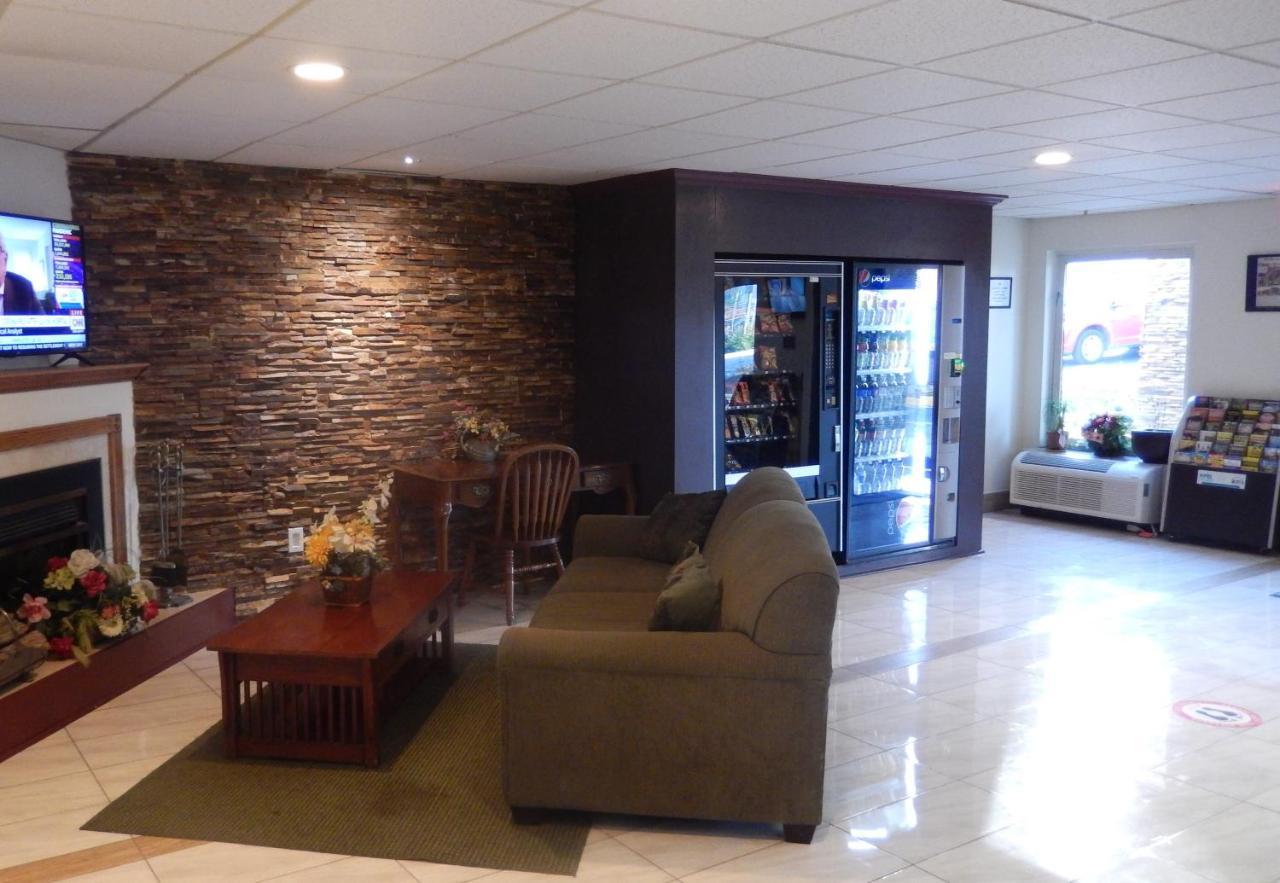 Red Roof Inn Harrisonburg - University Area Zewnętrze zdjęcie